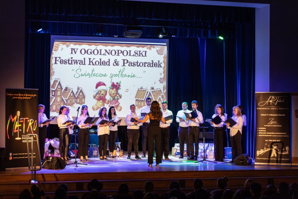 Występ na Ogólnopolskim Festiwalu Kolęd i Pastorałek "Świąteczne Spotkanie" w Rzeszowie