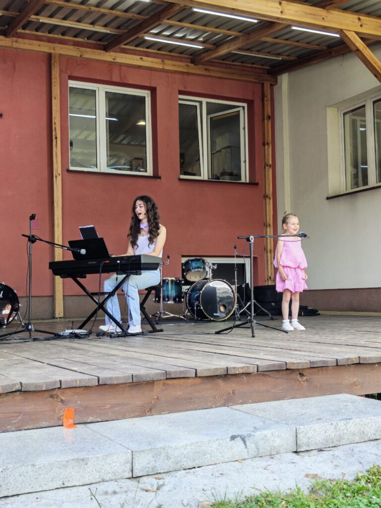 Występy uczniów szkoły muzycznej MUSICOSCALA na Pikniku Rodzinnym przy Sanktuarium św. Józefa w Rzeszowie