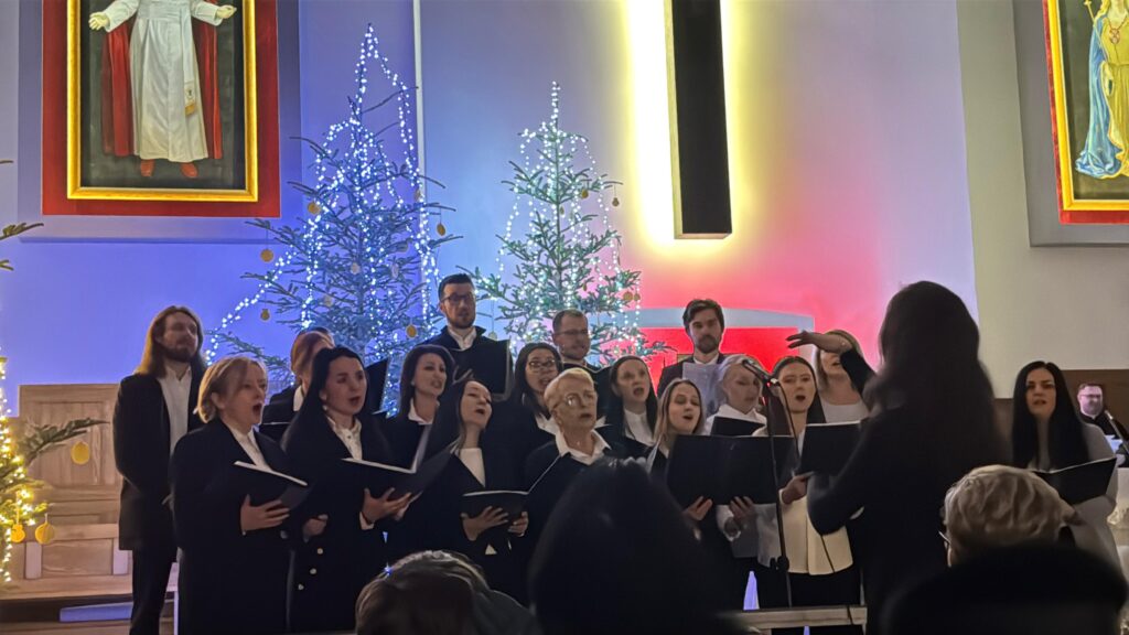 Koncert kolęd i pastorałek w wykonaniu uczniów oraz Amatorskiego chóru rozrywkowego MUSICOSCALA w Rzeszowie