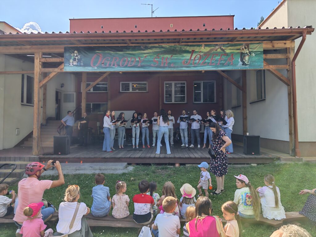 Występ chóru MUSICOSCALA na Pikniku Rodzinnym przy Sanktuarium św. Józefa w Rzeszowie