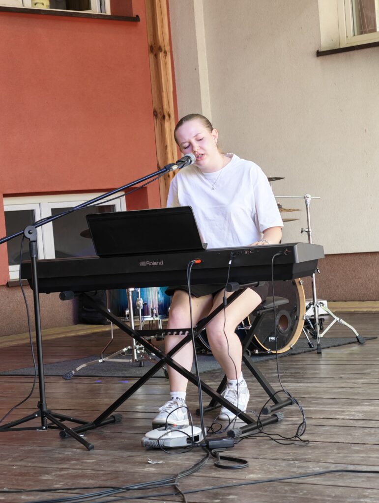 Występy uczniów szkoły muzycznej MUSICOSCALA na Pikniku Rodzinnym przy Sanktuarium św. Józefa w Rzeszowie