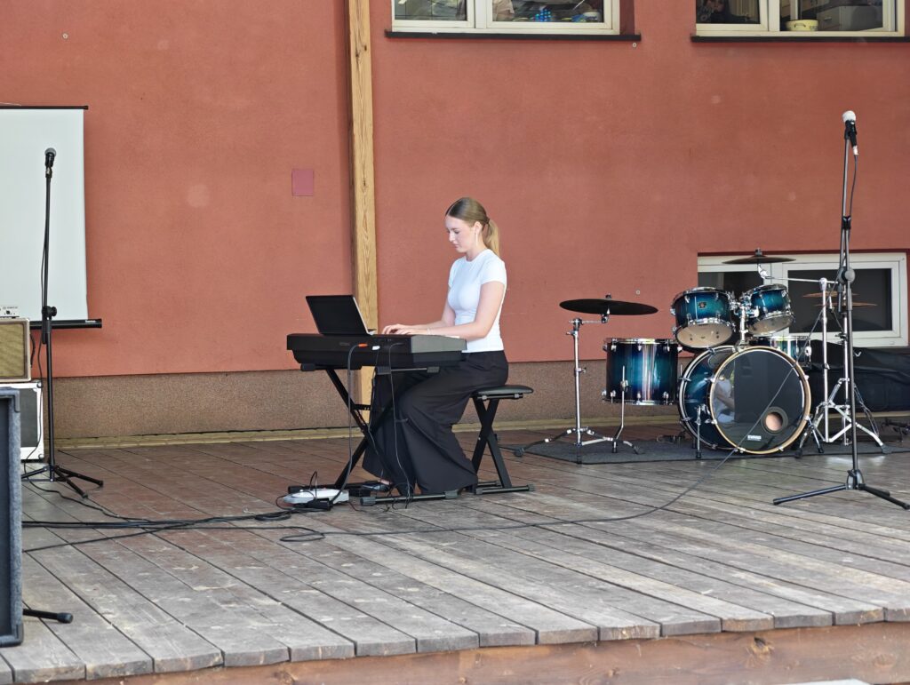 Występy uczniów szkoły muzycznej MUSICOSCALA na Pikniku Rodzinnym przy Sanktuarium św. Józefa w Rzeszowie